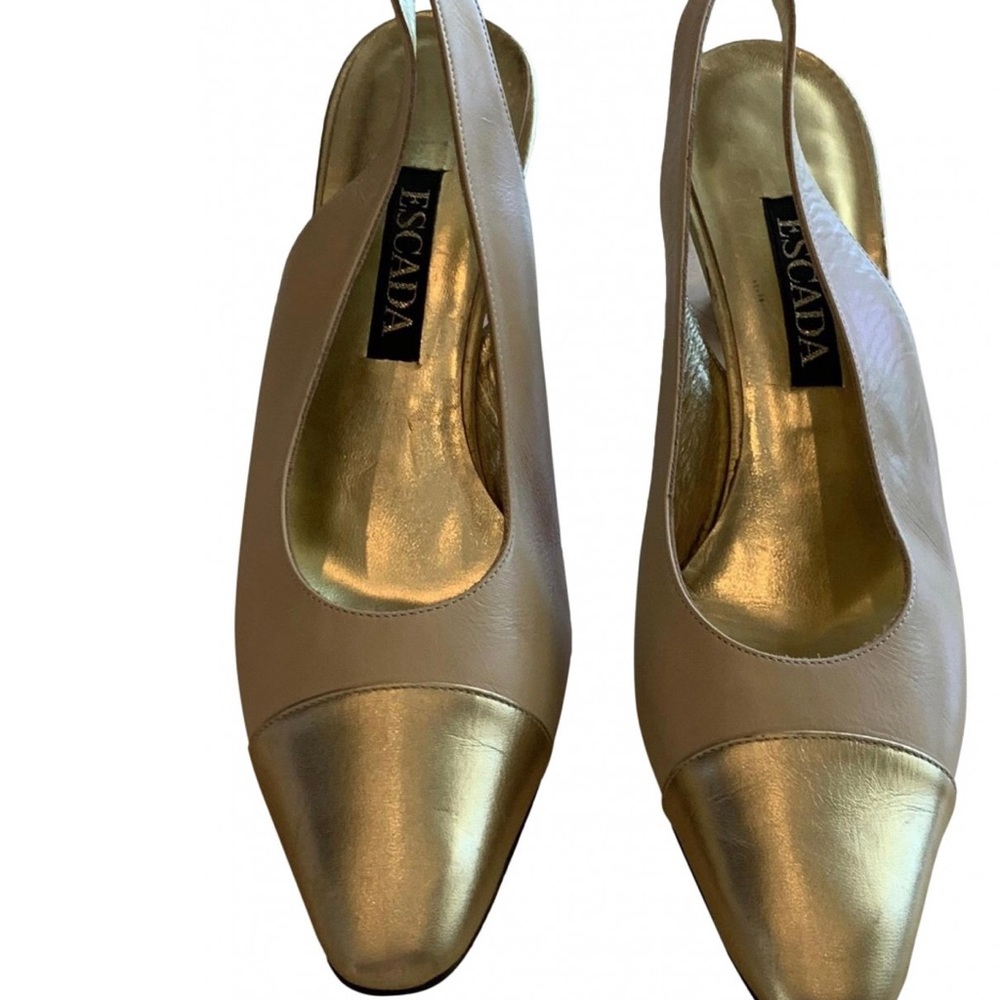 Beautiful Escada bone and gold slingbacks, Size 8.5